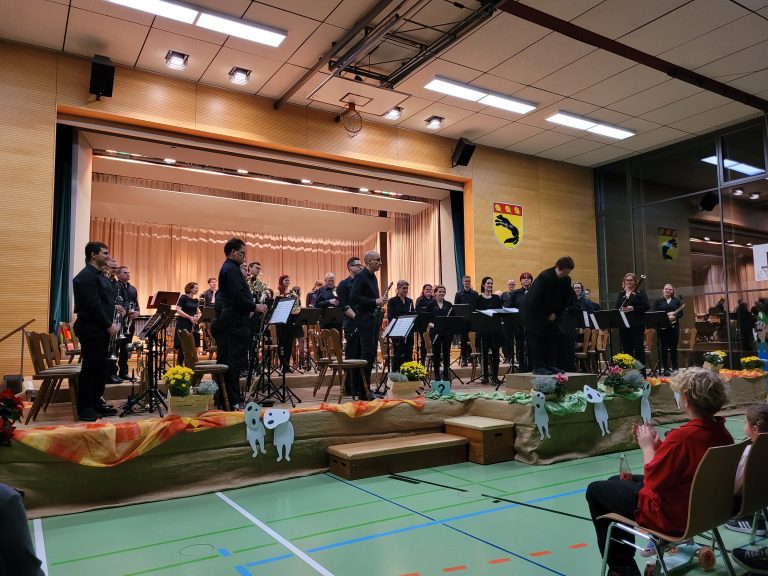 Musikverein Walddorfhäslach begeistert mit Herbstkonzert